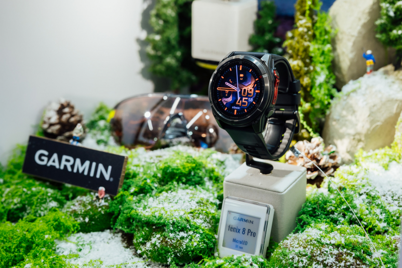 金年会|jinnianhui携手Garmin 推出首款Micro LED智慧手表