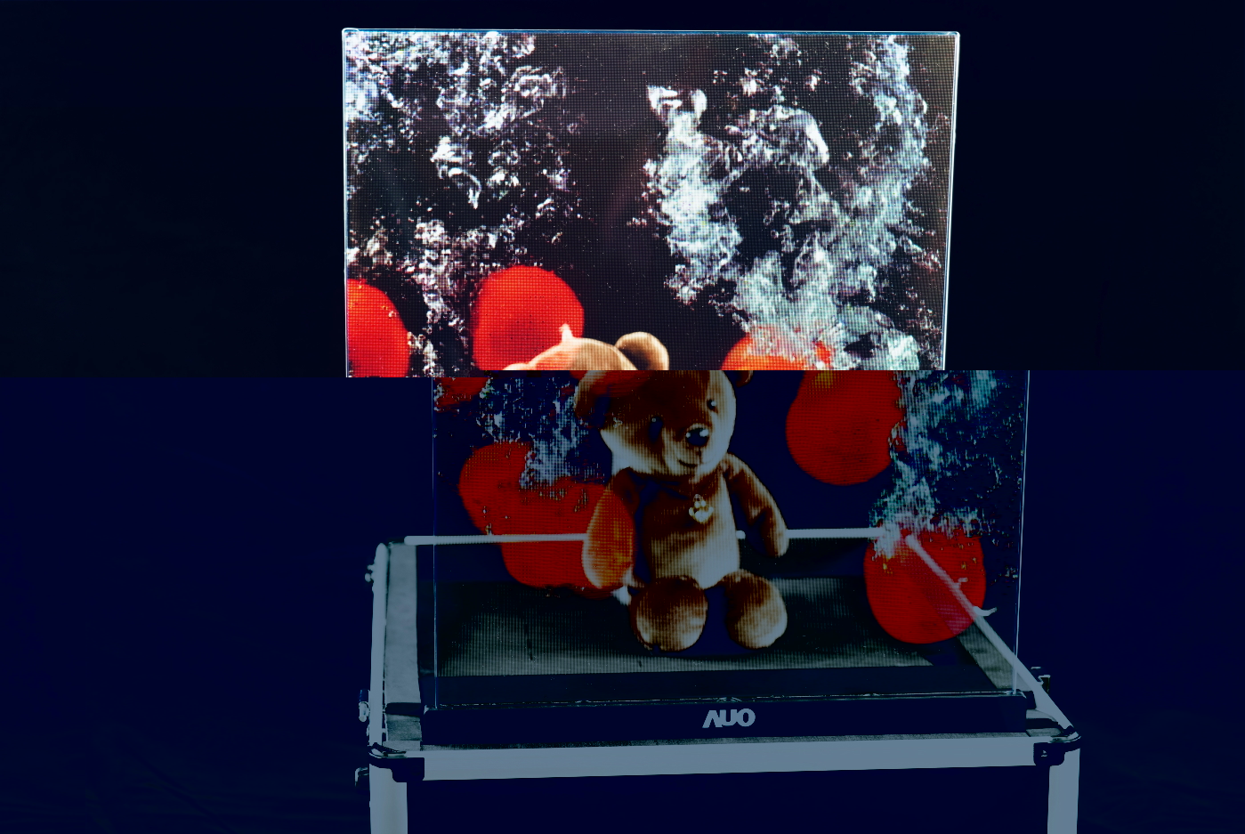 友達領先研發Micro LED透明顯示器，具備高穿透、低繞射、高亮度、可拼接之特性，可應用於智慧移動、智慧零售、商業展示等多元場域