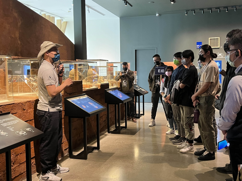 友達招募員工為文化志工，擔任文化館導覽大使，積極推廣文資保存、文史教育