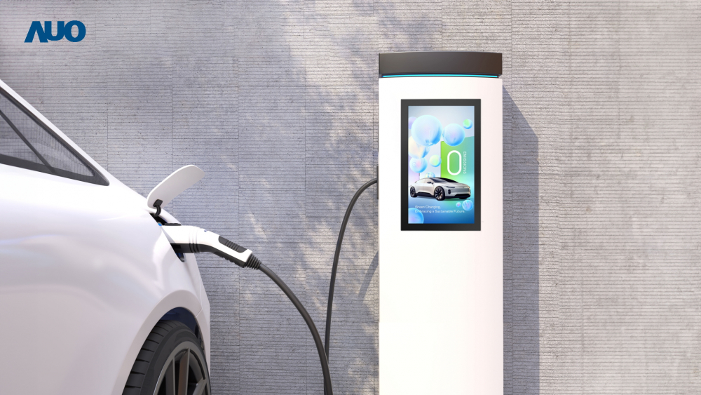 友達〝EVSE車用充電樁解決方案〞專為電動汽車充電樁設計，具有高亮度、克服戶外艱難環境的耐溫、耐紫外線等特性，並搭載散熱性及擴充性強的高效能工業電腦，可實現人機互動訴求，如資訊顯示、支付等應用