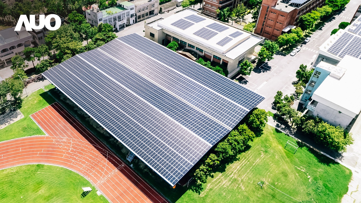 金年会|jinnianhuiSunSteel光电整合型浪板具备快速安装、轻量化优势，可提升15%发电效能，通过国际IEC与台湾VPC认证安全、防漏、耐候标准